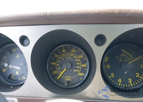 1984 Porsche 944 z USA, uszkodzony, nr VIN WP0AA0947EN459060